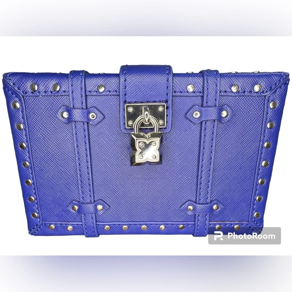 BCBG Studded Trunk Shoulder Purse NWT - Picture 4 of 9